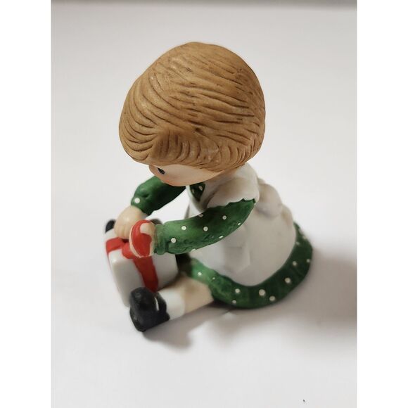 Enesco Country Cousins Christmas Figurines – Set of 2 | 1980s Vintage Decor - Picture 10 of 14
